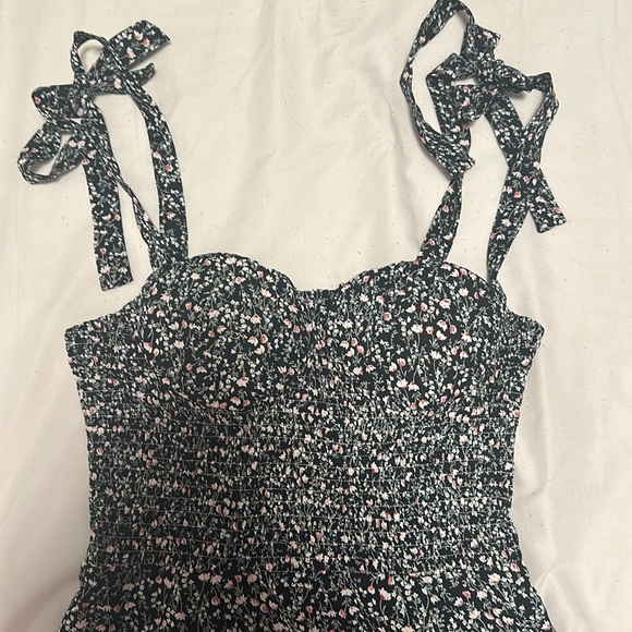 3/$60 NWOT Black Floral dress size medium - Picture 2 of 2